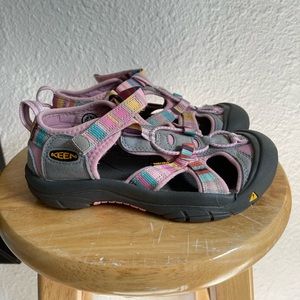 Keen Sandals girls Size 2